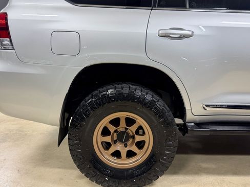 Used 2016 Toyota Land Cruiser AWD/4WD image 23