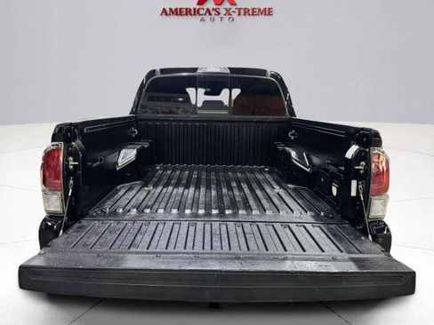 Used 2020 Toyota Tacoma TRD Off-Road w/ Technology Package AWD/4WD image 27