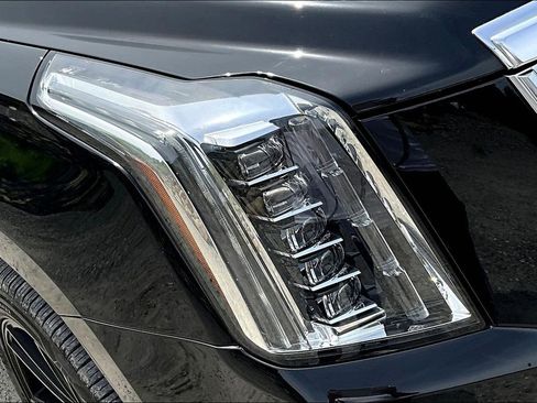 Used 2017 Cadillac Escalade Premium Luxury w/ LPO, Radiant Package image 28