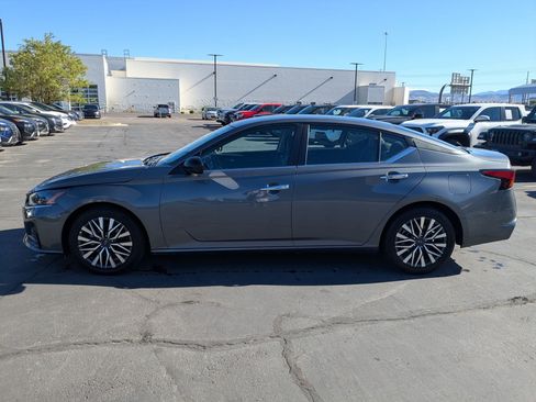 Used 2025 Nissan Altima 2.5 SV FWD image 9