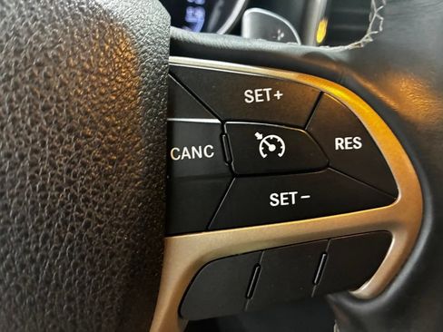 Used 2017 Jeep Grand Cherokee Limited AWD/4WD image 26