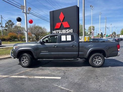 Used 2019 Toyota Tacoma SR5 RWD image 7