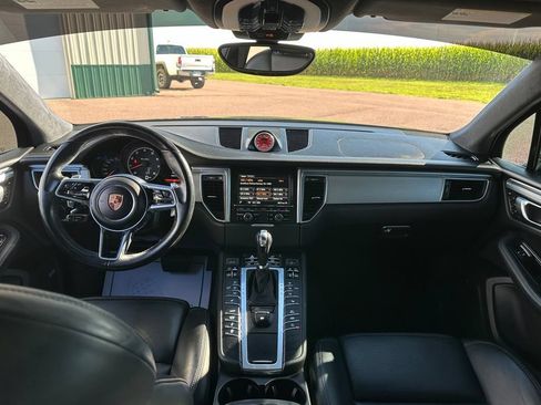 Used 2015 Porsche Macan Turbo AWD/4WD image 26