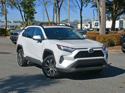 Certified 2023 Toyota RAV4 XLE Premium image 6