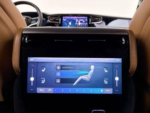 Used 2022 Jeep Grand Wagoneer Series III w/ Flexible Seating Group image 37