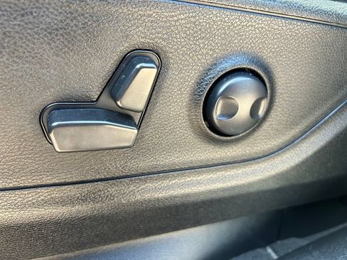 Used 2022 RAM 1500 Big Horn AWD/4WD image 16