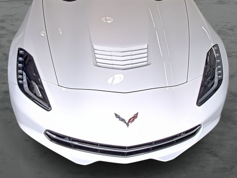 Used 2016 Chevrolet Corvette Stingray Coupe w/ 2LT Preferred Equipment Group RWD image 18