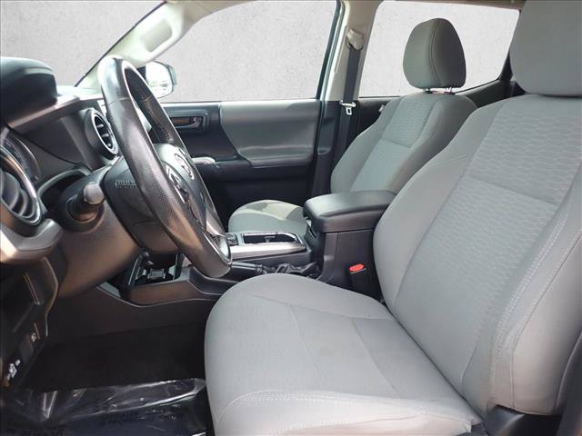 Used 2018 Toyota Tacoma SR5 AWD/4WD image 10