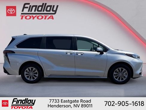 Certified 2025 Toyota Sienna LE FWD image 11