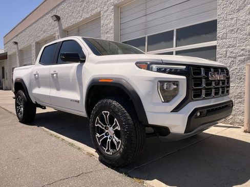 Used 2024 GMC Canyon AT4 w/ AT4 Premium Package AWD/4WD image 10