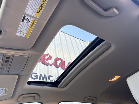 Used 2020 Honda CR-V Touring image 28