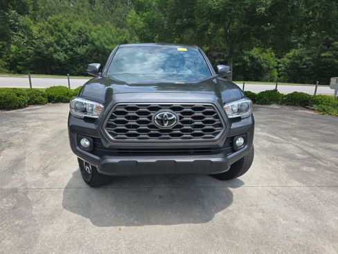 Used 2022 Toyota Tacoma TRD Off-Road w/ Technology Package RWD image 12