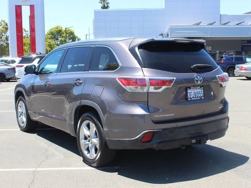 Used 2014 Toyota Highlander Limited FWD image 9