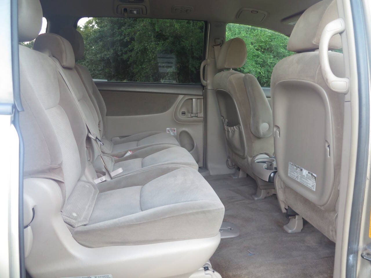 Used 2005 Toyota Sienna LE w/ LE Pkg 6 FWD image 14