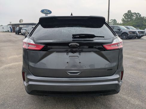 Certified 2022 Ford Edge SE w/ Black Appearance Package AWD/4WD image 5