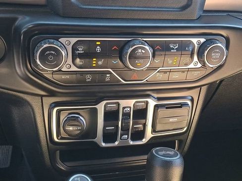 Used 2021 Jeep Wrangler Unlimited Sport AWD/4WD image 16