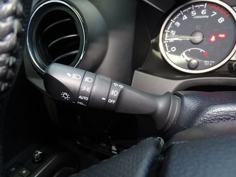 Used 2023 Toyota Tacoma TRD Off-Road w/ Technology Package AWD/4WD image 16