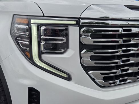 Used 2024 GMC Sierra 1500 Denali AWD/4WD image 3