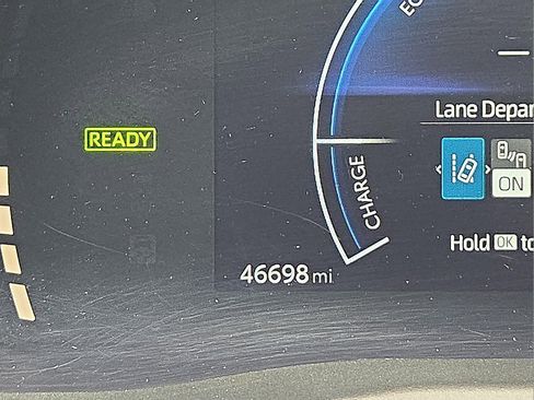 Used 2025 Toyota Camry LE FWD image 23