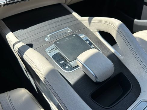 Used 2020 Mercedes-Benz GLE 350 4MATIC image 28