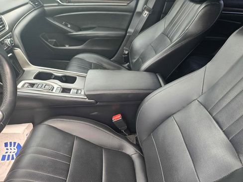 Used 2022 Honda Accord Touring image 12