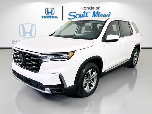 Used 2024 Honda Pilot EX-L image 3