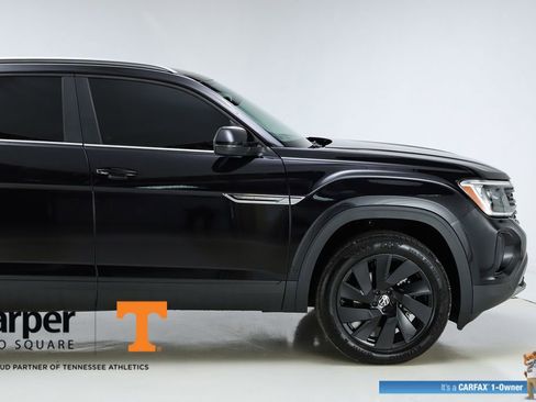 Used 2025 Volkswagen Atlas Cross Sport SE w/ Panoramic Sunroof Package image 12