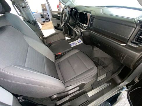 Used 2023 Chevrolet Silverado 1500 LT AWD/4WD image 38
