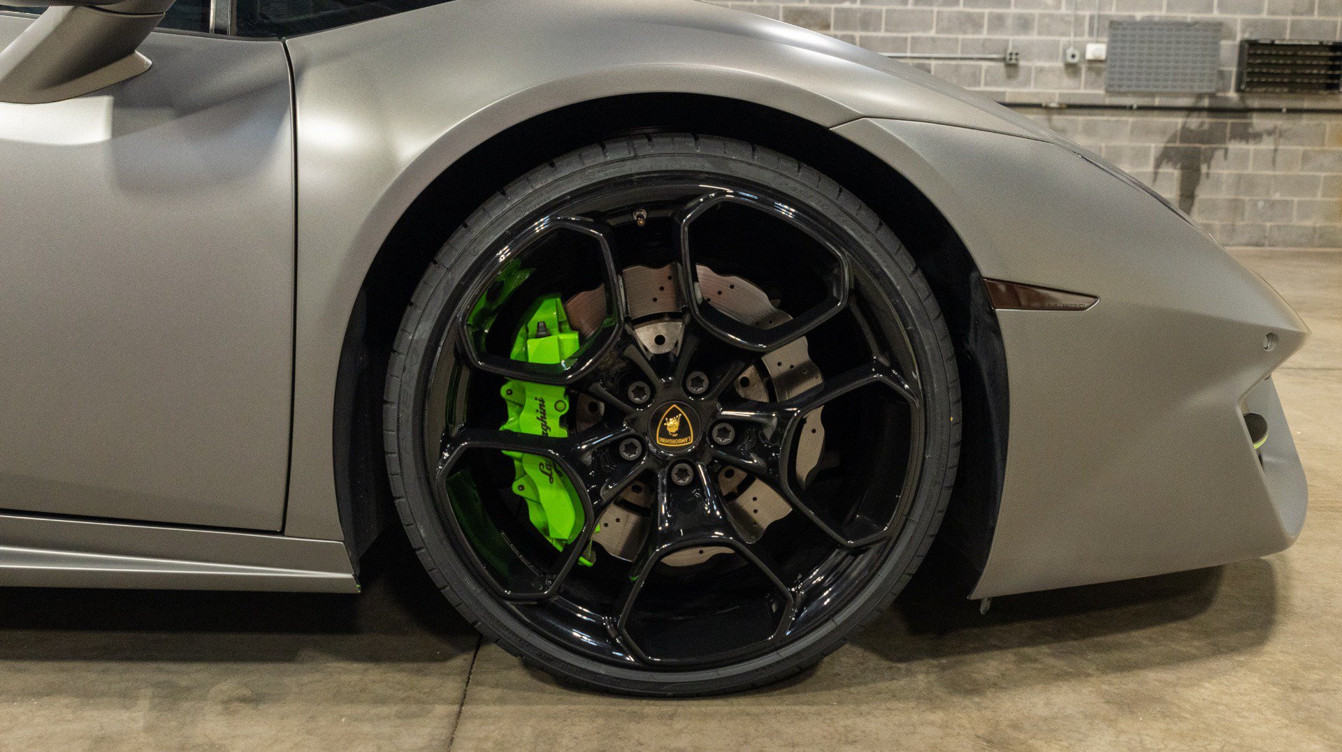 Used 2017 Lamborghini Huracan LP 580-2 RWD image 33