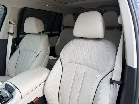 Used 2020 BMW X7 xDrive40i w/ Premium Package AWD/4WD image 13