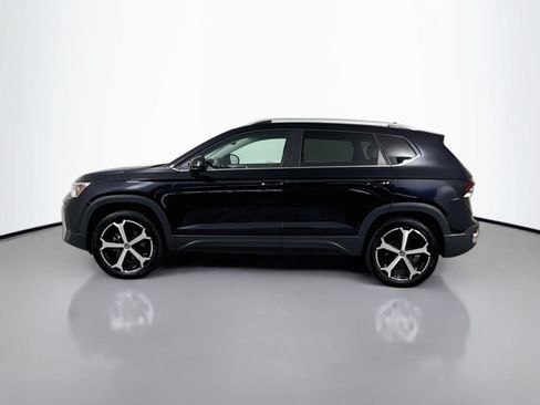 Used 2025 Volkswagen Taos SEL AWD/4WD image 2