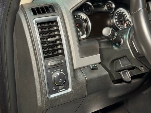 Used 2018 RAM 1500 Lone Star image 33