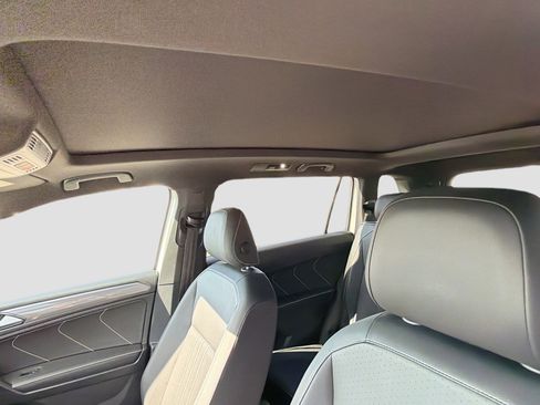 Used 2023 Volkswagen Tiguan SE R-Line image 26