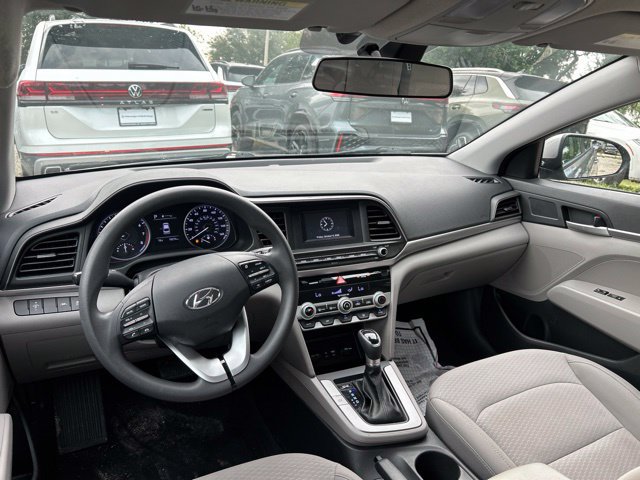 Used 2020 Hyundai Elantra SE FWD image 14