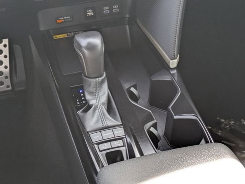 Used 2025 Toyota Camry SE image 14