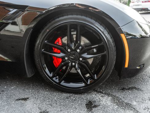 Used 2019 Chevrolet Corvette Stingray Coupe w/ 1LT RWD image 5