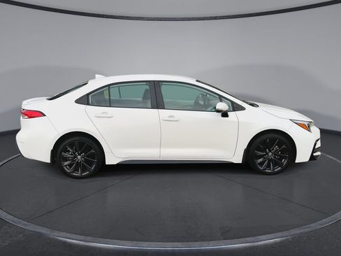 Used 2024 Toyota Corolla SE FWD image 9