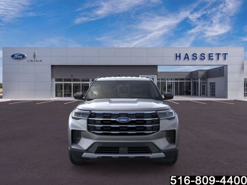 Used 2025 Ford Explorer Active AWD/4WD image 7