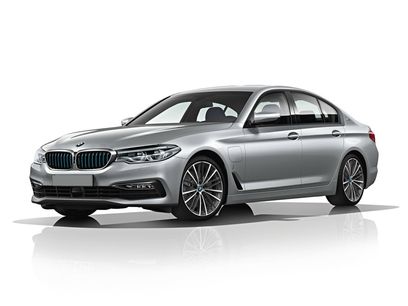 Used 2018 BMW 530e xDrive w/ M Sport Package 2