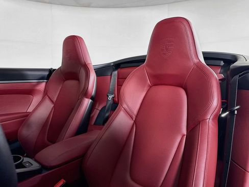 Certified 2024 Porsche 911 Carrera RWD image 5