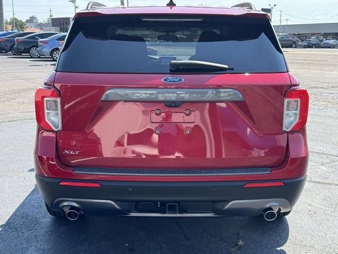 Used 2022 Ford Explorer XLT w/ Equipment Group 202A image 4