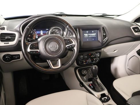 Used 2021 Jeep Compass Latitude w/ Driver Assistance Group AWD/4WD image 2