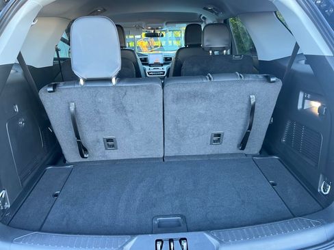 Used 2024 Ford Explorer XLT w/ Equipment Group 202A image 29
