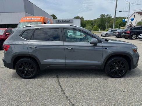 Certified 2023 Volkswagen Taos SE w/ Panoramic Sunroof Package FWD image 4