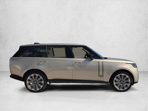 Used 2025 Land Rover Range Rover Long Wheelbase SE AWD/4WD image 4