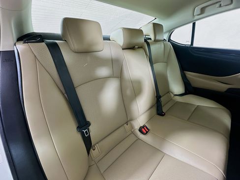 Used 2019 Lexus ES 350 w/ Premium Package FWD image 25