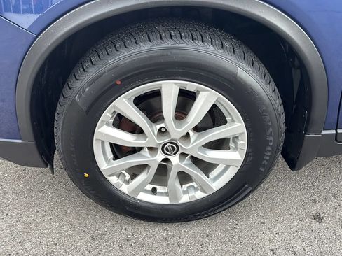 Used 2019 Nissan Rogue SV FWD image 48