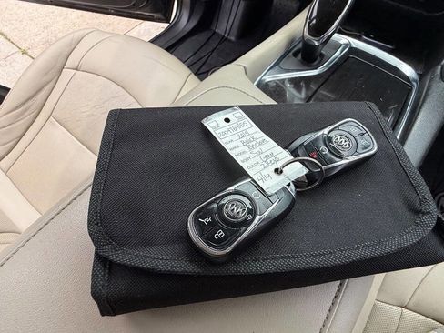 Used 2019 Buick Enclave Essence FWD image 94