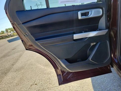 Certified 2023 Ford Explorer Limited w/ Limited Technology Package image 16