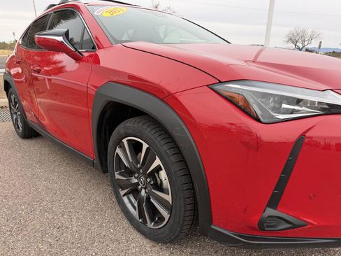 Used 2022 Lexus UX 250h UX 250h w/ Accessory Package (Z2) image 16